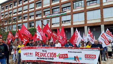 Juan Gascón asiste a las protestas por la reducción de la jornada laboral en Palencia